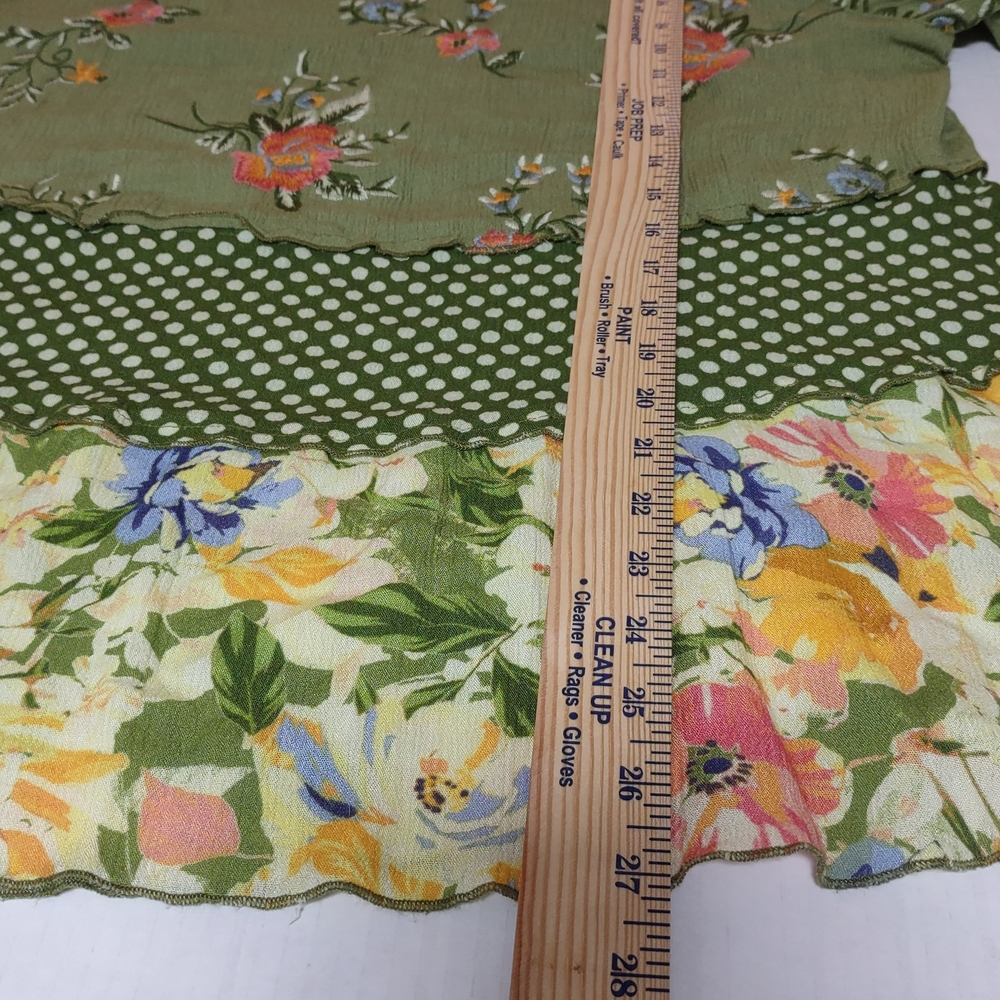 Floral Embroidered Green Blouse - Picture 7 of 8